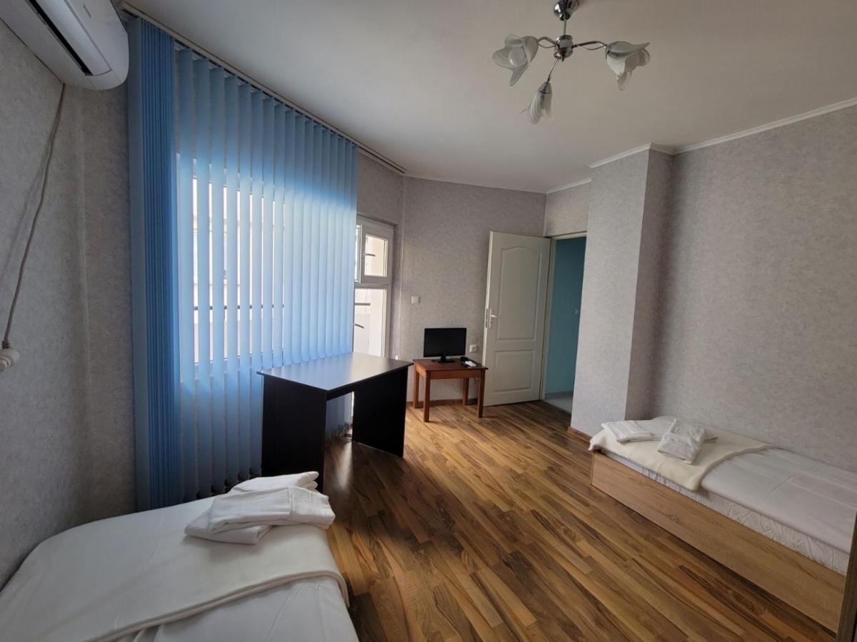 Prista Apartment Ruse Bagian luar foto