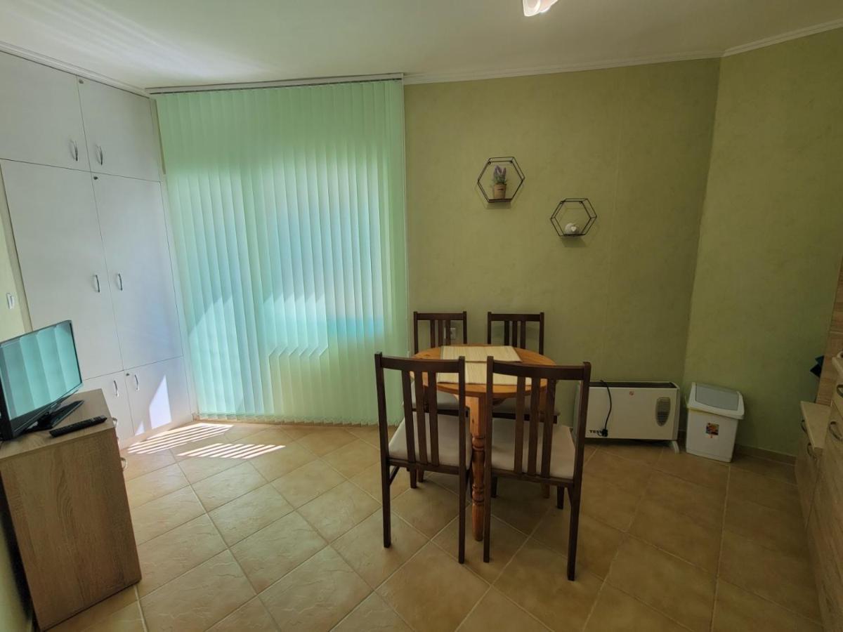 Prista Apartment Ruse Bagian luar foto