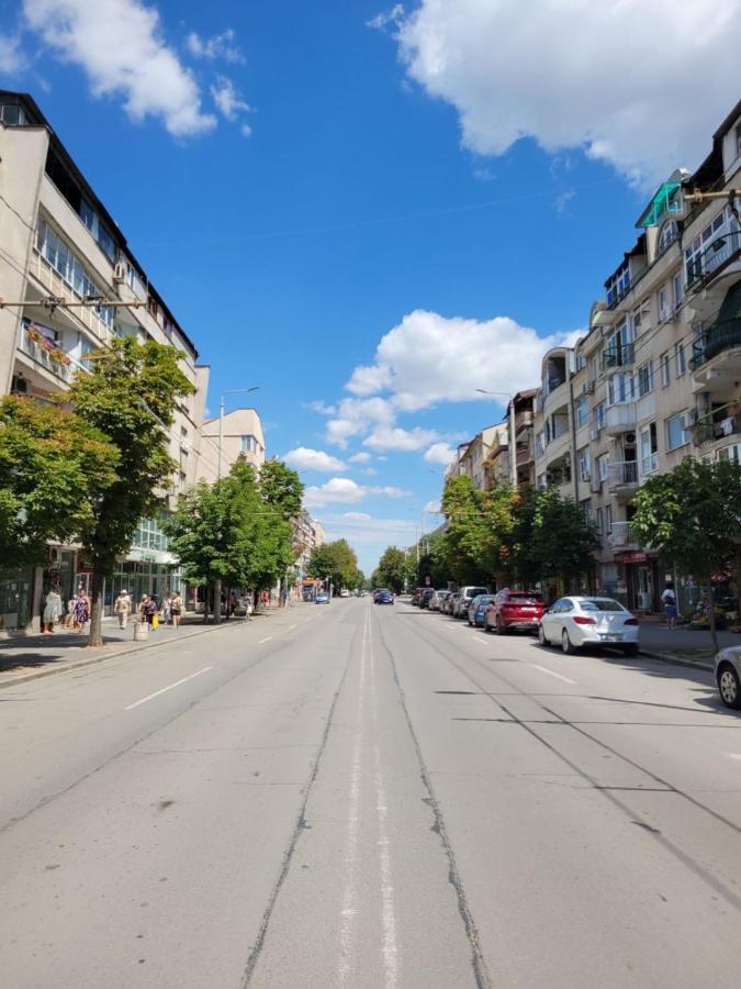 Prista Apartment Ruse Bagian luar foto